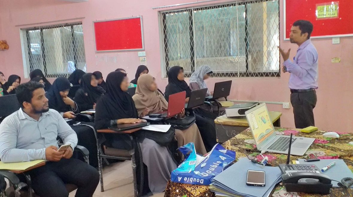 Developing Mobile Applications Tailored for Teachers